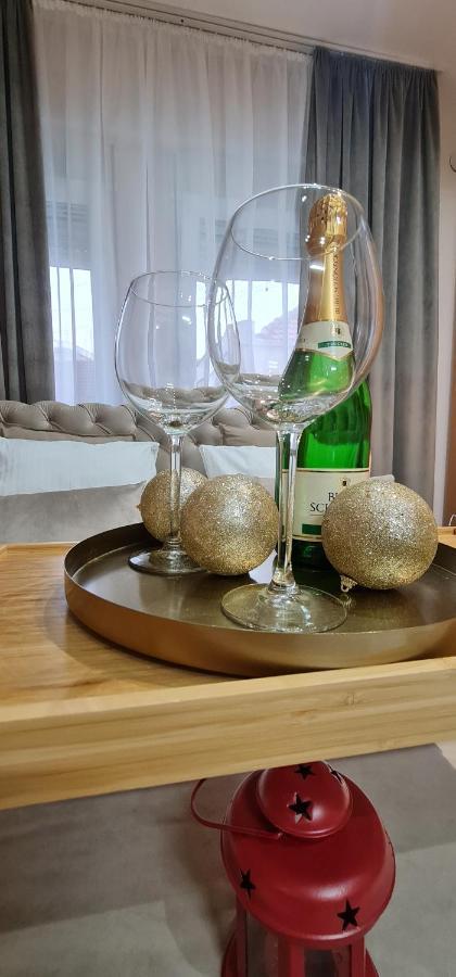 Design Apartment Business Lux 4 Star "Rio" Completely Business Lux Place In The City Center & Free Included Industry Optical Wifi & Netflix & Keyless Code Entry & Full Smart App & Kitchen & Washing Machine & Wide Terrace & Secure 2 Parking Place Cuprija Ngoại thất bức ảnh
